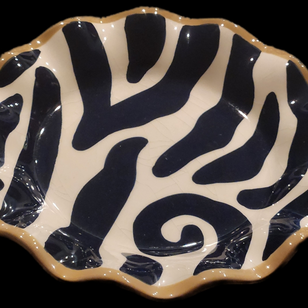Coton Color Happy Everything Black Zebra Ruffle Salad Plate 8.5 "